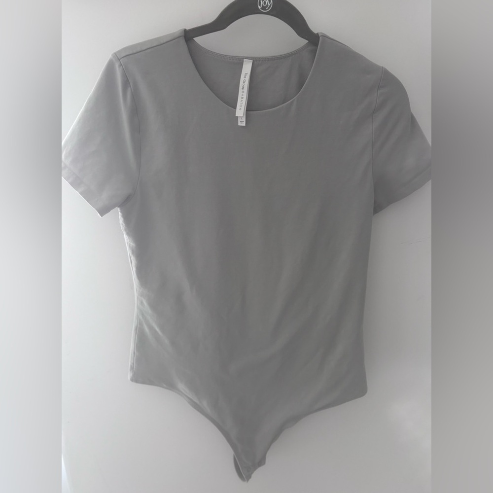The Group by Babaton on Aritzia short sleeve body suit